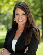 Jennifer Headshot pic.png